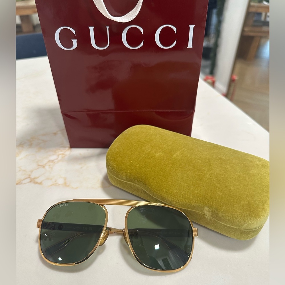 Gucci aviators sunglasses unisex. New with receipt, original case & shopping bag